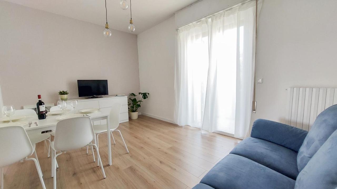Appartamento Casa Anna - Desenzano Desenzano del Garda Esterno foto